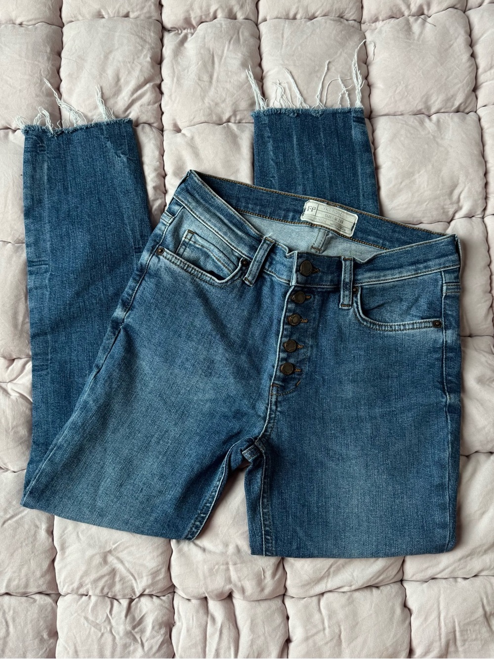 Free People Skinny High-Rise Button-Fly Jeans in Blue size 28